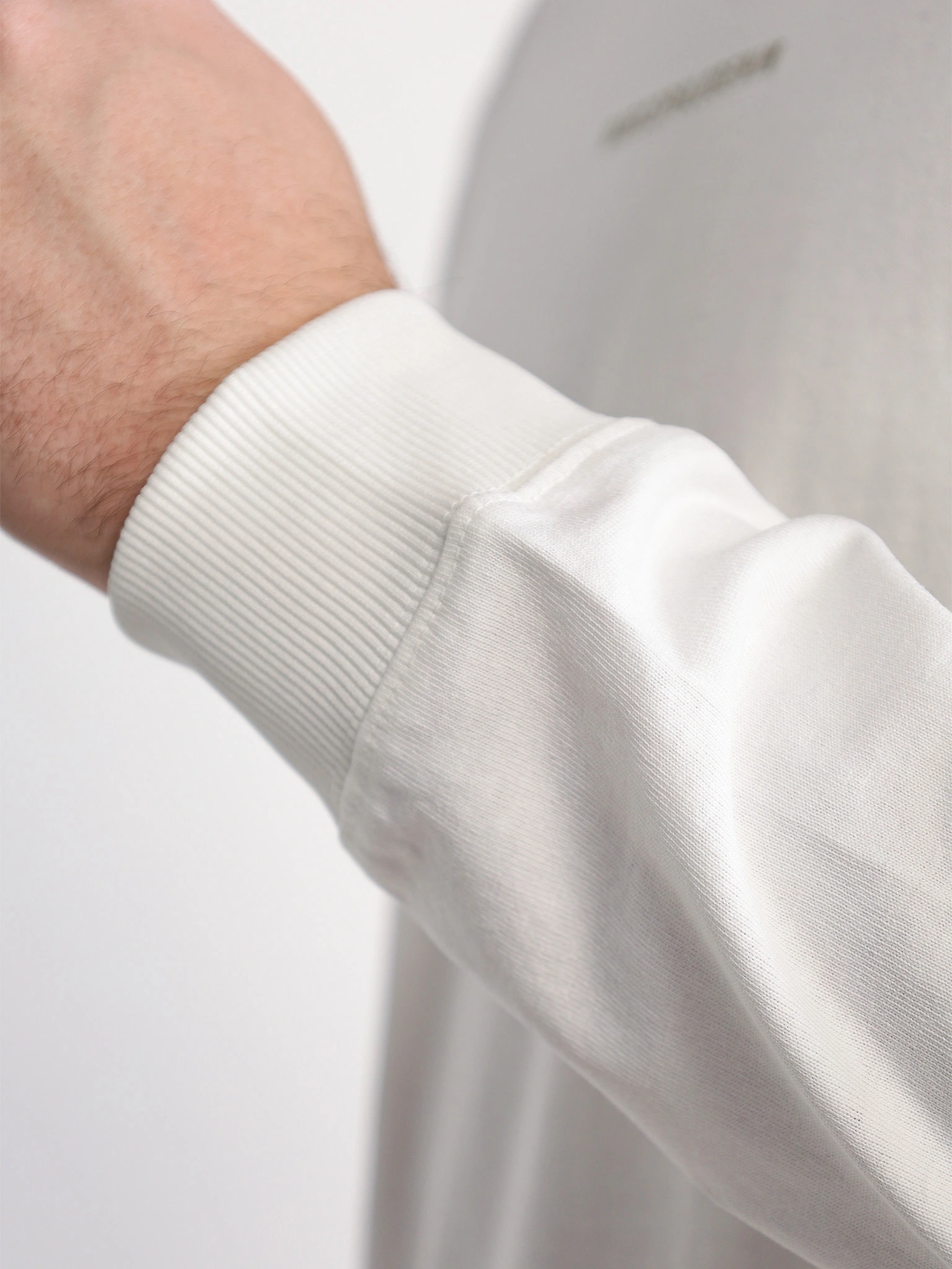 Лонгслив белого цвета из хлопка 